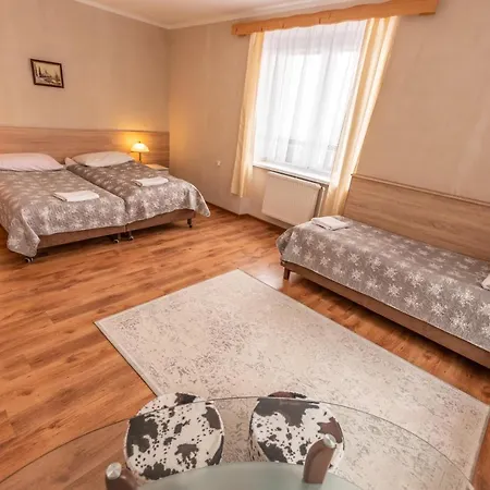 Byczy Rog Noclehy Na Hranici *
